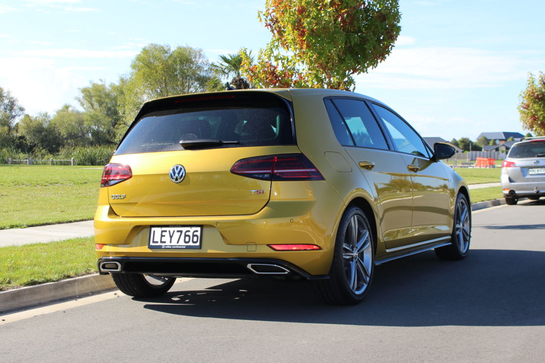 Rear features and exhaust of the Golf R-Line
